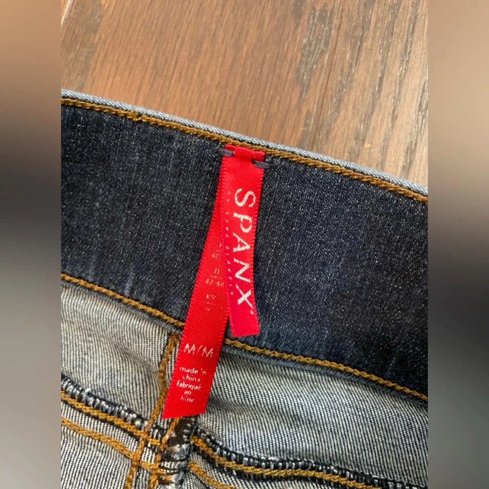 SPANX BLUE PULL ON DENIM JEGGINGS SIZE MEDIUM